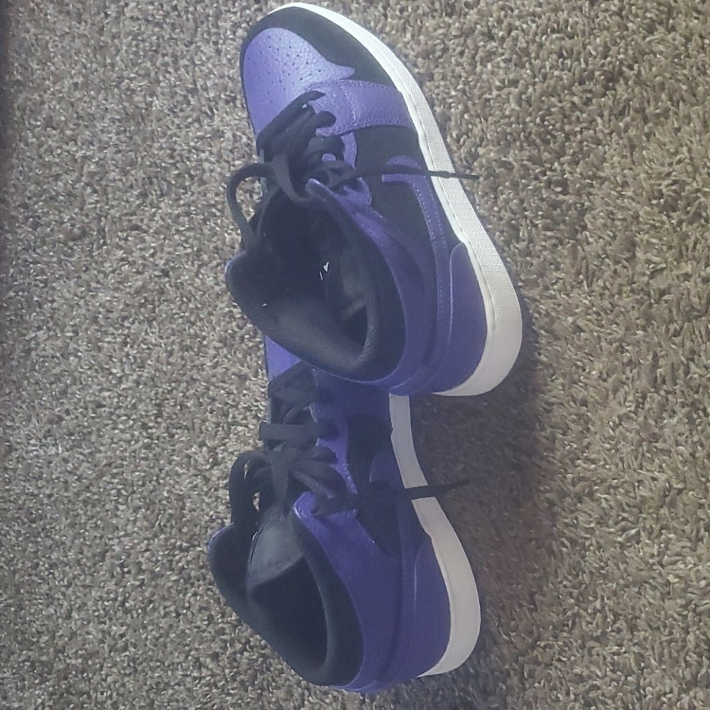 Authentic Michael Jordan Tennis Shoes.. Gem